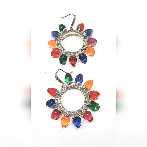 Festiv HOOP Earrings - Picture 3 of 3